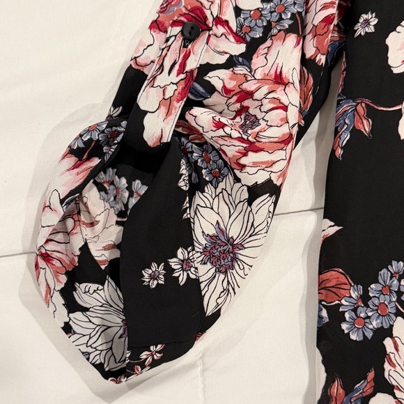 Business Casual Floral Button-Up Blouse Women's XL Lightweight Work Shirt New - Picture 6 of 11